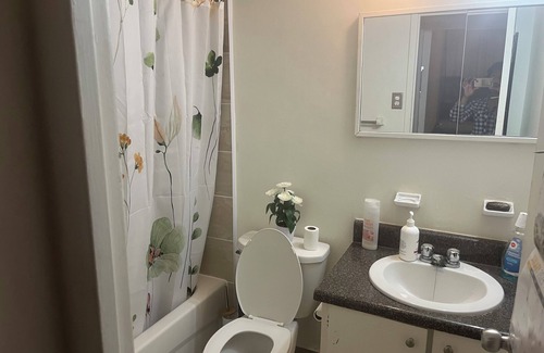 The Peanut House | 1 bedroom shared kitchen and bathroom