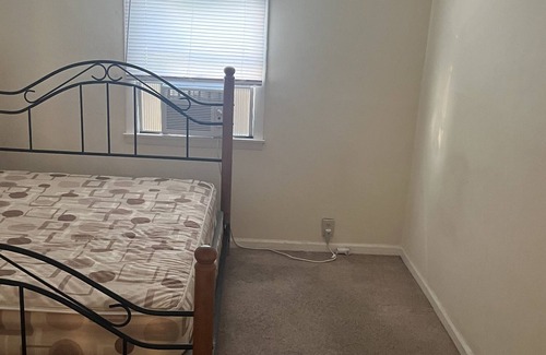Ferguson House | 1 bedroom shared space with 2 other tenants in a 3 bedroom single family.