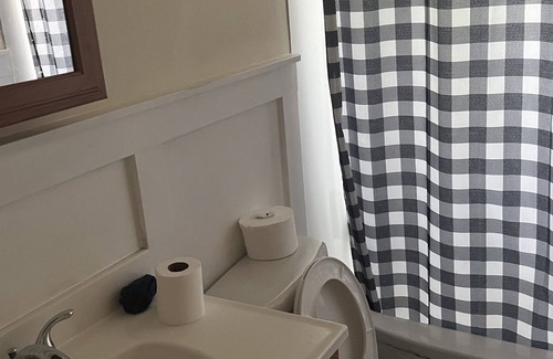 Ferguson House | 1 bedroom shared space with 2 other tenants in a 3 bedroom single family.