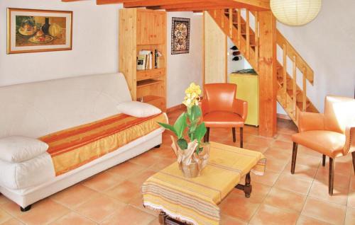 Caderousse House | 1 Bedroom Stunning Home In Caderousse