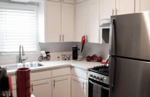 Midtown House | 1 Bedroom Stylish Oasis
