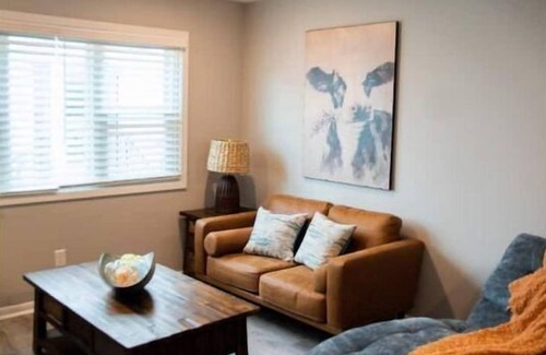 Midtown House | 1 Bedroom Stylish Oasis