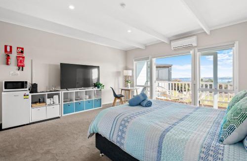 Smiths Beach Apartment | 1-bedroom unit with balcony and ocean views!