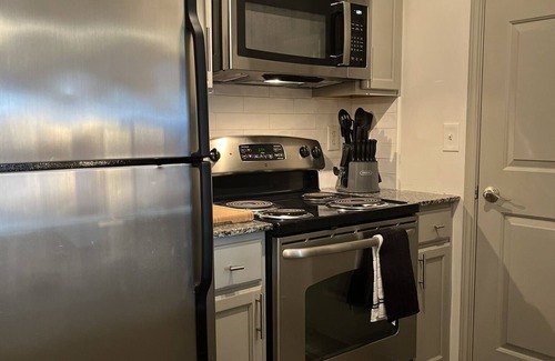 Dunwoody Apartment | 1 Bedroom Unit With Great Lighting