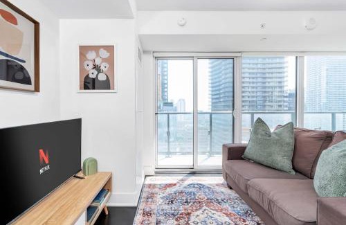 Bay Cloverhill Apartment | 1 Bedroom with Balcony on Bay St