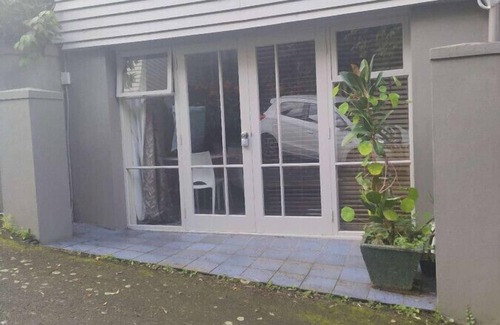 Epsom Apartment | 1 Beds including 1 Sofa Bed Studio