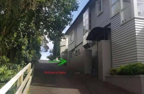 Epsom Apartment | 1 Beds including 1 Sofa Bed Studio