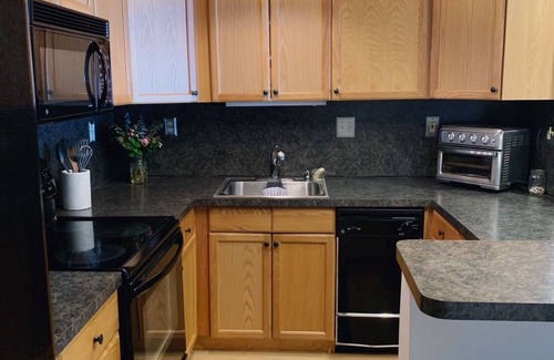 Wall Condo | 1 Block from Beach, Fully Furnished Summer Rental