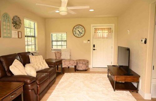 Eufaula House | 1 Block to Lake Eufaula!