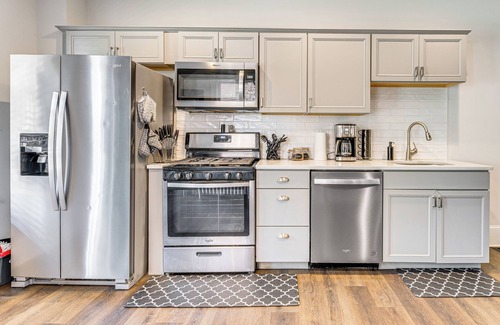 Stroudsburg House | 1 Block to Main Street: Dtwn Stroudsburg Townhome!