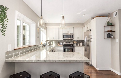Monte Vivienda House | 1 Block to OldTown! Trendy SW 2bdrm+loft w/Private Rooftop Patio!
