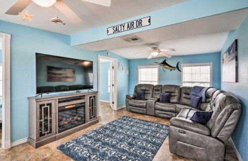 Surfside Beach House | 1 Block to Surfside Beach Home with Deck!
