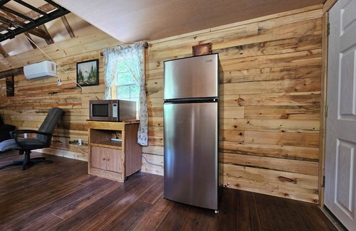 Freeman Cabin | 1 BR/1BR Lofted Cabin West Virginia Hatfield McCoy ATV Trails