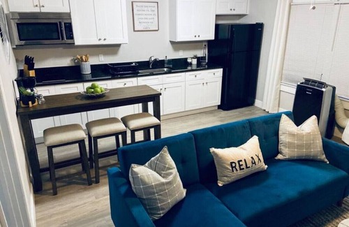 Historic Downtown Kissimmee Apartment | 1 BR Apt close to Disney/Universal/Shopping/Dining