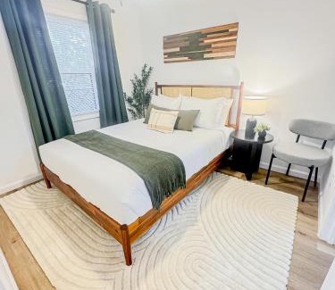 Evansville House | 1 BR Fire Pit BBQ Retreat