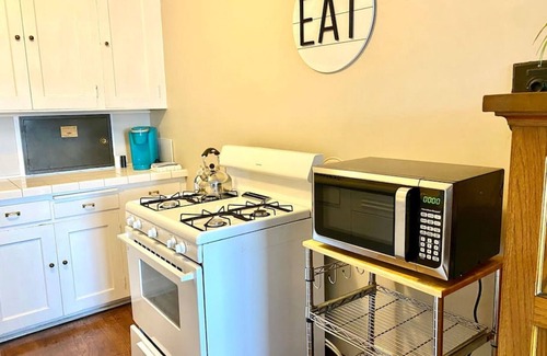 Cheyenne Apartment | 1 BR Sleeps up to 4 guests