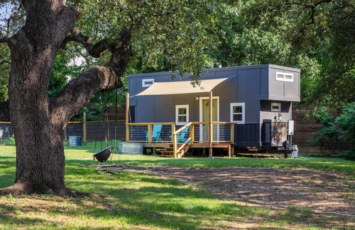 South Lamar House | 1 br, South Austin, Eco Friendly | Bluebonnet