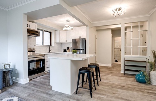 Mimico Apartment | 1 BRDM Apartment, Steps to Lake Waterfront