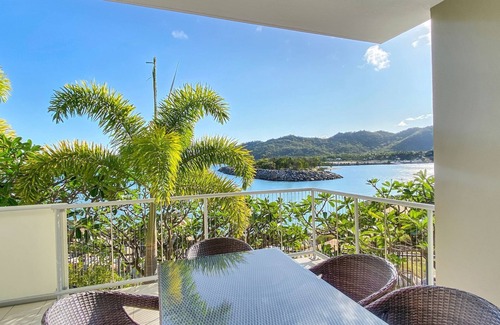 Nelly Bay Apartment | 1 Bright Point Apartment 2204