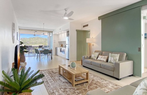 Nelly Bay Apartment | 1 Bright Point Apartment 1407