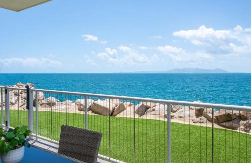 Nelly Bay Apartment | 1 Bright Point Apartment 4105