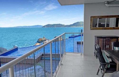 Nelly Bay Apartment | 1 Bright Point Apartment 4104