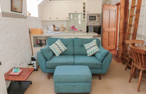 Burgh Island Cottage | 1 EASTON BARN, pet friendly, with a garden in Bigbury