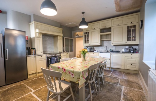 Plymouth Apartment | 1 Elliot Terrace 4 bed duplex apartment in unrivalled location in the centre of Plymouth Hoe overloo