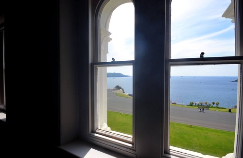 Plymouth Apartment | 1 Elliot Terrace 4 bed duplex apartment in unrivalled location in the centre of Plymouth Hoe overloo