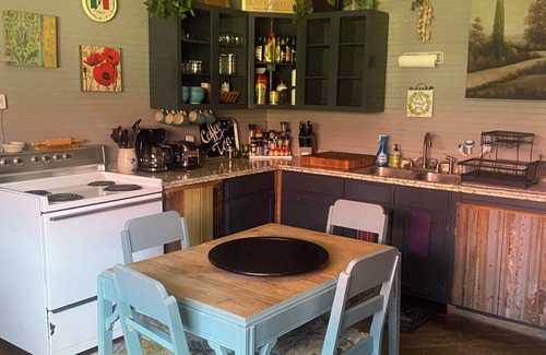 Silverton House | #1 Guest House 2Bd 2 Bath Pet Friendly Across from Spa