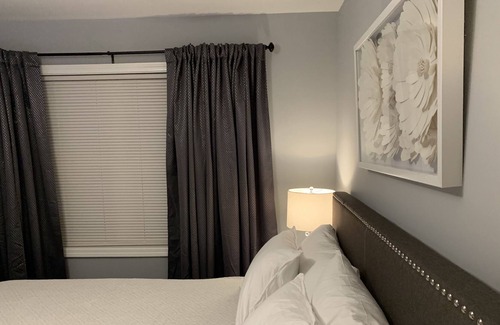 Belvedere Park House | 1 King bed/1 bath totally renovated home near Emory / down town Decatur
