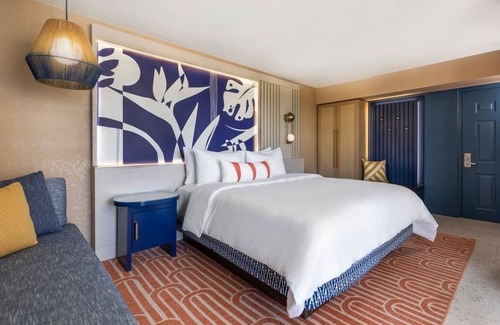 Islamorada Hotel | 1 King Room w/Balcony, 3 Outdoor Pools & Free Parking
