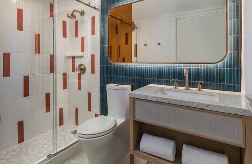 Islamorada Hotel | 1 King Room w/Balcony, 3 Outdoor Pools & Free Parking