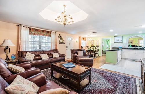 Terrace Park House | #1 LOCATION - Walk to Amusement Parks from PERFECT HOME, Great for Families 🏠