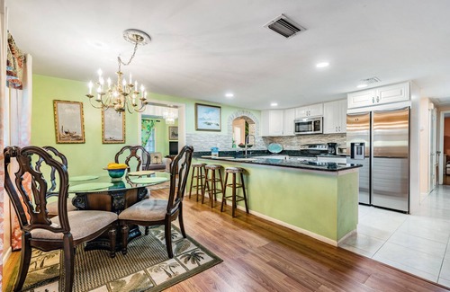 Terrace Park House | #1 LOCATION - Walk to Amusement Parks from PERFECT HOME, Great for Families 🏠