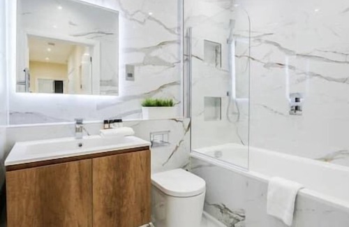 Surbiton Hill Apartment | 1 Lyons House - 3 bedroom apartment