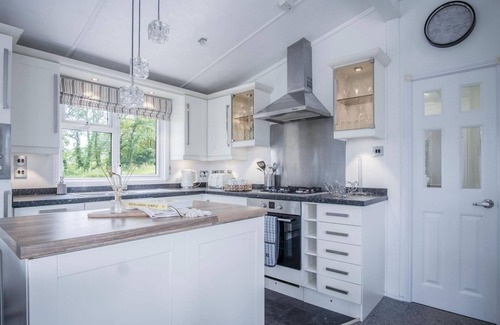 Llanddowror Apartment | 1 Manor Lodge - 3 Bedroom Lodge - Pendine