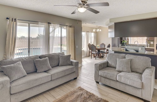 Palmdale House | < 1 Mi to Antelope Valley Mall: Spacious Retreat!