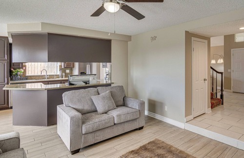Palmdale House | < 1 Mi to Antelope Valley Mall: Spacious Retreat!