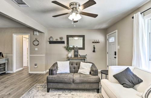 Central Arlington House | 1 Mi to ATandT Stadium Downtown Arlington Home