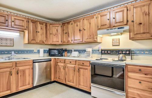Bartlett Apartment | 1 Mi to Attitash Mountain Condo with Resort Perks