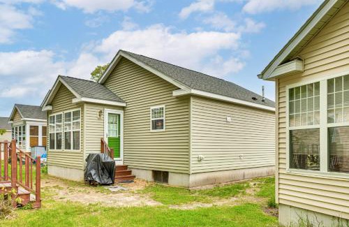 Ogunquit - Wells House | 1 Mi to Beach Cottage with Pool Access in Wells