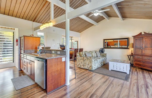 Keauhou Apartment | 1 Mi to Beach: Kailua-kona Condo w/Pool Access!