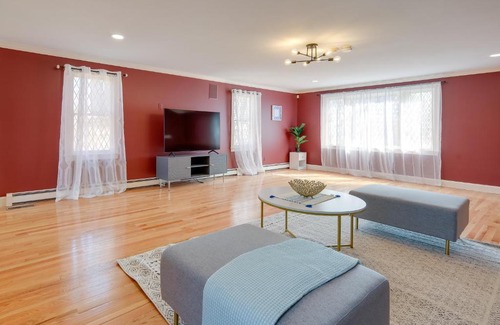 East Sandwich House | 1 Mi to Beach Spacious Retreat in East Sandwich!