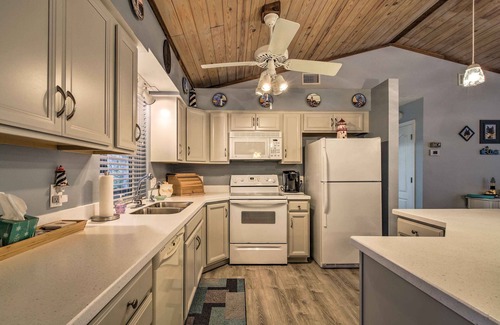 Crystal River House | 1 Mi to Boat Launch: Crystal River Home w/Dock