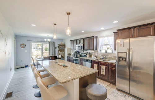 Issue House | 1 Mi to Colonial Beach Boardwalk: Home w/Fire Pit