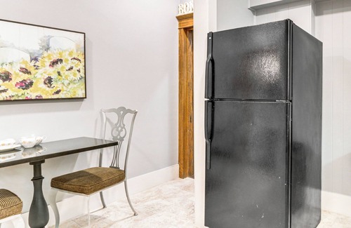Cumberland Apartment | 1 Mi to Dtwn Cumberland: Historic Apt w/Patio!