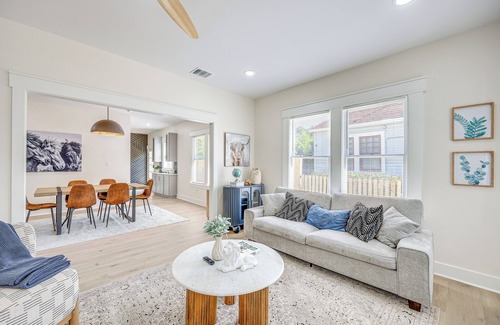 Arsenal House | 1 Mi to Dtwn: Family Home in San Antonio!
