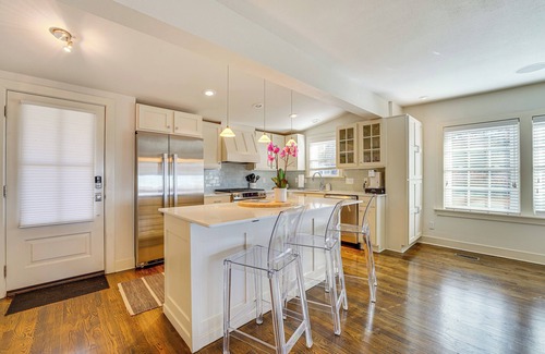 Fayetteville House | 1 Mi to Dtwn Fayetteville: Home w/Fenced Yard