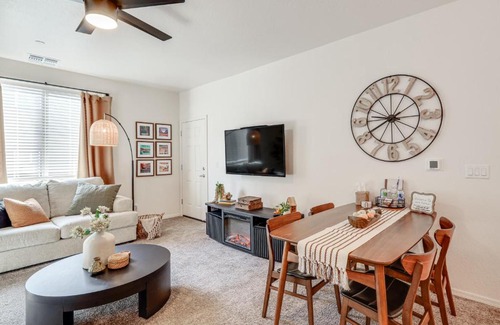 Flagstaff Apartment | 1 Mi to Dtwn Flagstaff Condo with 2 Balconies!